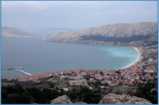 Pogled na Baško in Baški zaliv